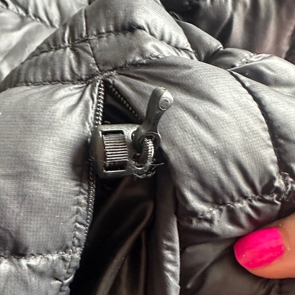 THE NORTH FACE Women’s Black Quilted Jacket - Picture 13 of 13